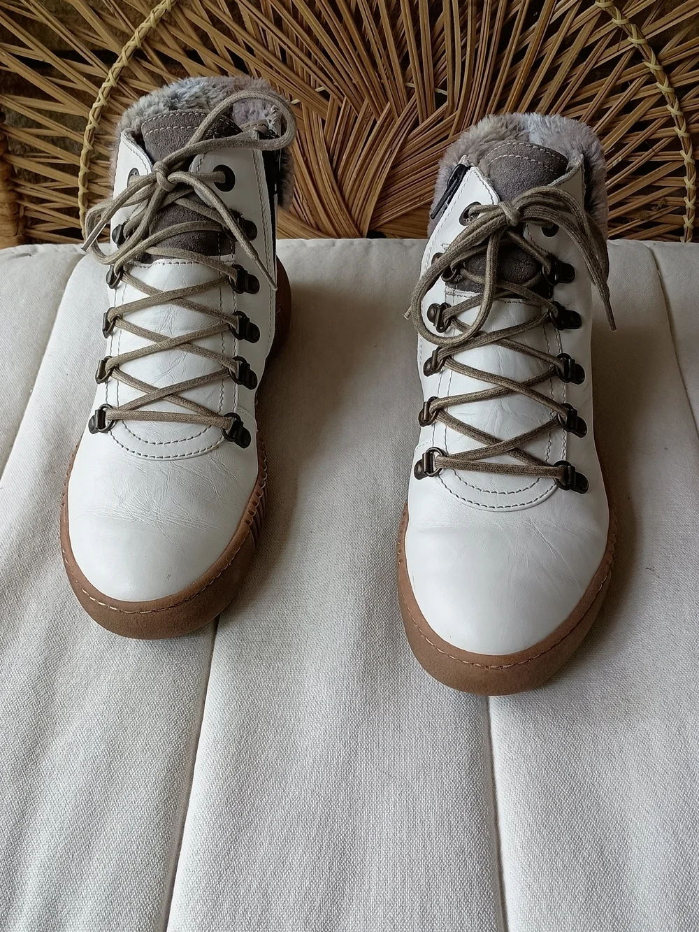 Josef Seibel White & Brown Faux Fur Lace-Up Ankle Boots_38